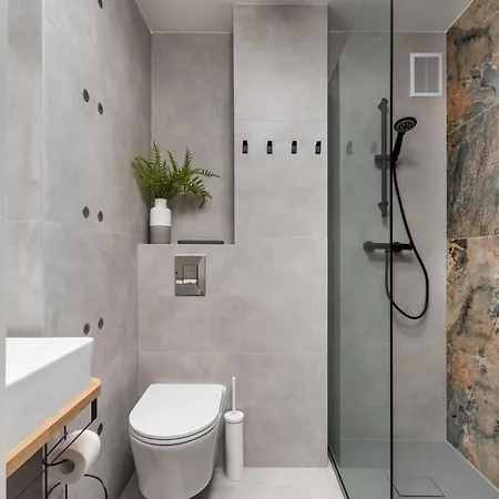 Zelazna 58-62 By Homeprime